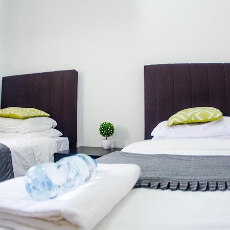 Poni Homestay Muara Extérieur photo