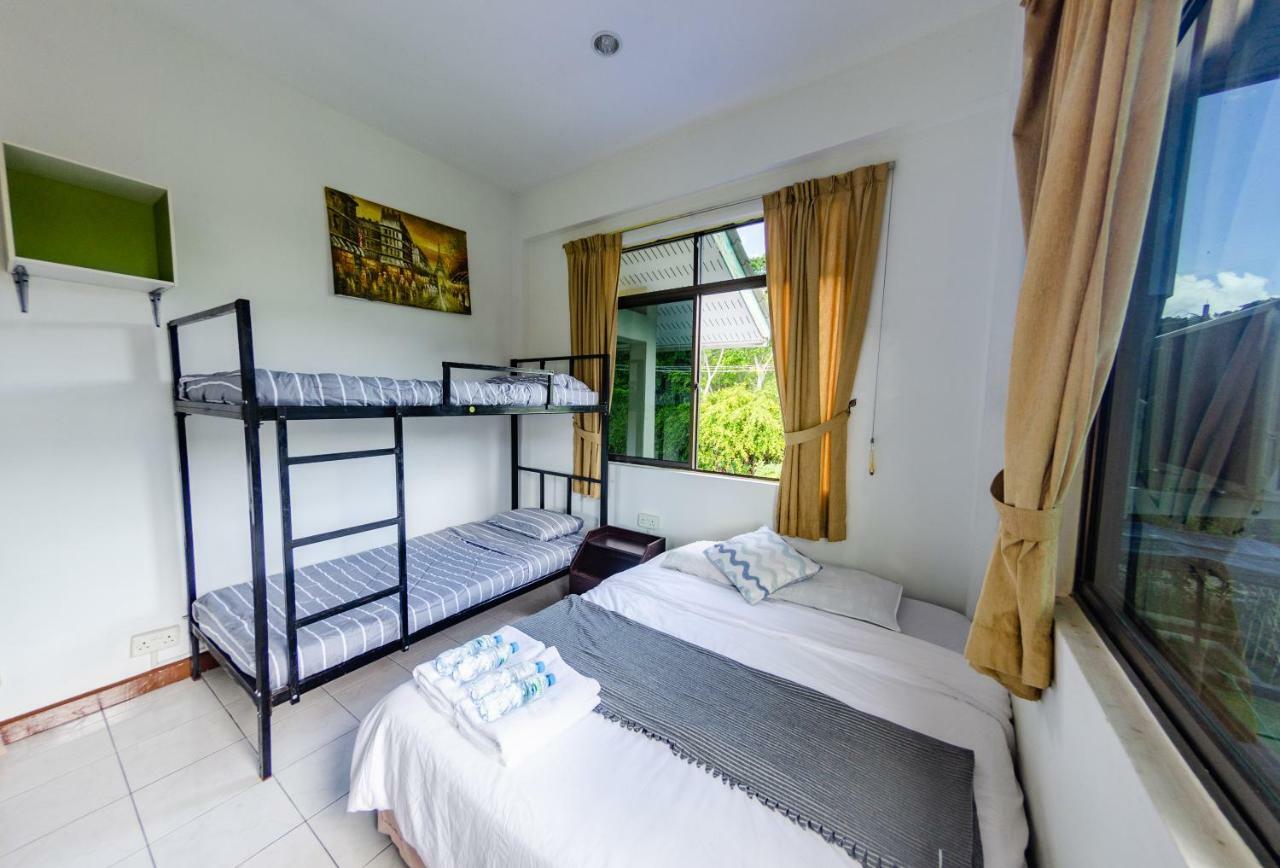 Poni Homestay Muara Extérieur photo