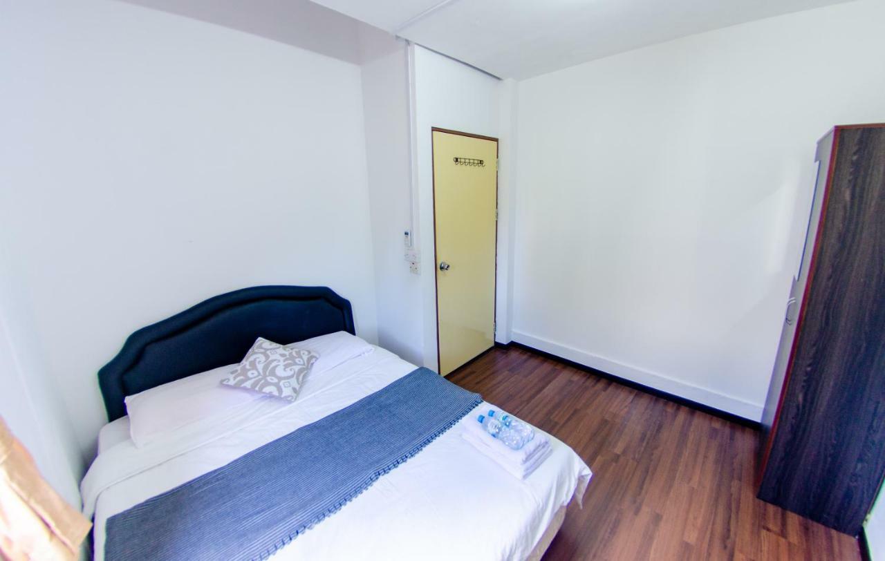 Poni Homestay Muara Extérieur photo