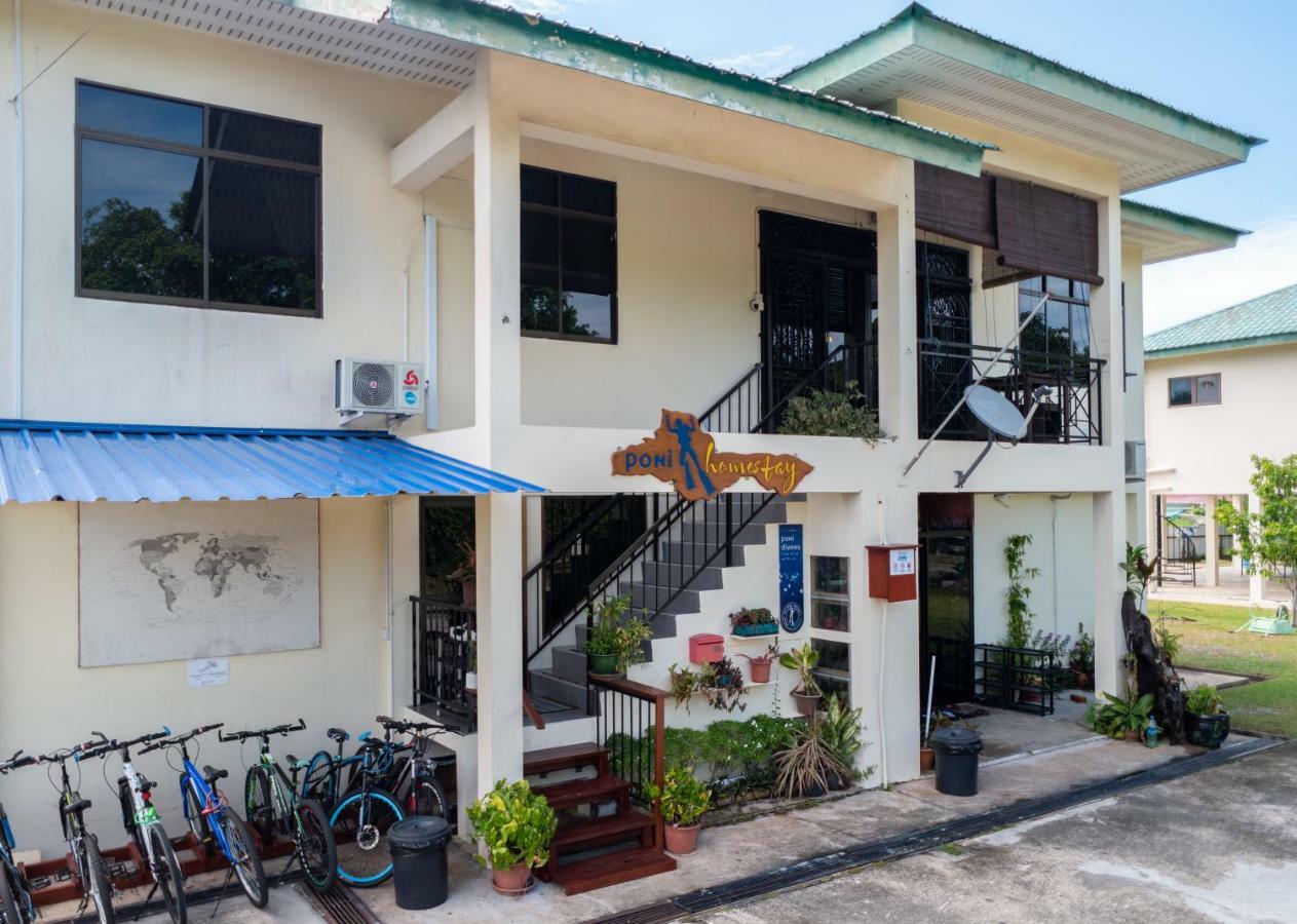 Poni Homestay Muara Extérieur photo