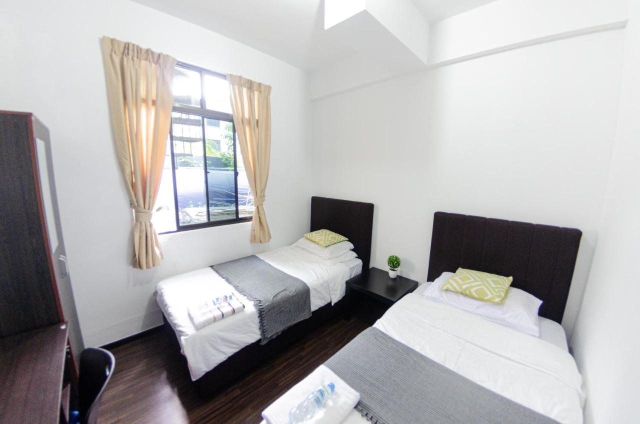 Poni Homestay Muara Extérieur photo